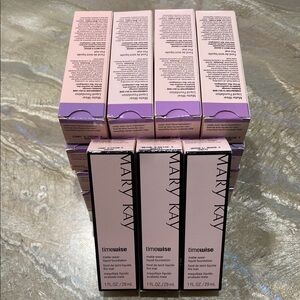 Mary Kay Matte Wear Foundation Combi to Oily Skin New in Box (Read Description)
